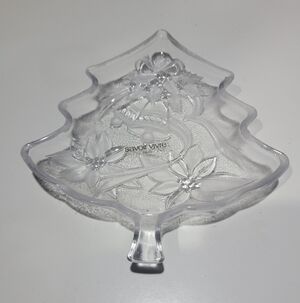 Mikasa Savoir Vivre Holiday Spirit Tree Dish